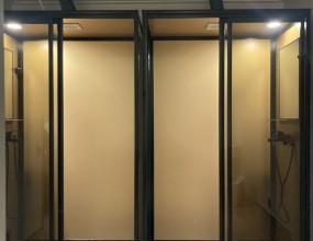  우측상단 '고객지원' 안에 '공지사항'을 보시면 간이샤워장을 설치하는 과정을 보실 수 있으며 아래 블러그를 클릭하시면 샤워부스와 히노끼욕조에 관련된 더 많은 자료를 보실 수 있습니다. 간이샤워장을 설치하시려면 싱크대같은 것이 설치된 곳을 찾으시고, 하수도가 어떻게 생겼는지 사진을 찍어서 문자로 보내주시면 빠른 상담을 진행할 수 있습니다. 히노끼욕조 상담을 하시려면 히노끼욕조를 설치하고자하는 곳의 사진과 크기를 재서 보내 주시면 됩니다.   '샤워부스와 히노끼'에 대해 궁금하시면 전화주십시요상담시간 평일 오전 8시~오후 6시 제품 상담실 1544-1502 박경순 실장 010-4250-2270블로그 http://blog.naver.com/pks0079/